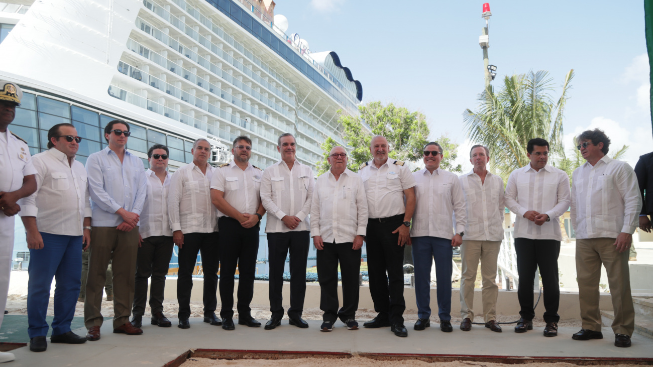 Presidente Abinader inaugura ampliación puerto turístico “La Romana Cruise Terminal” cuya inversión supera los USD 15 millones