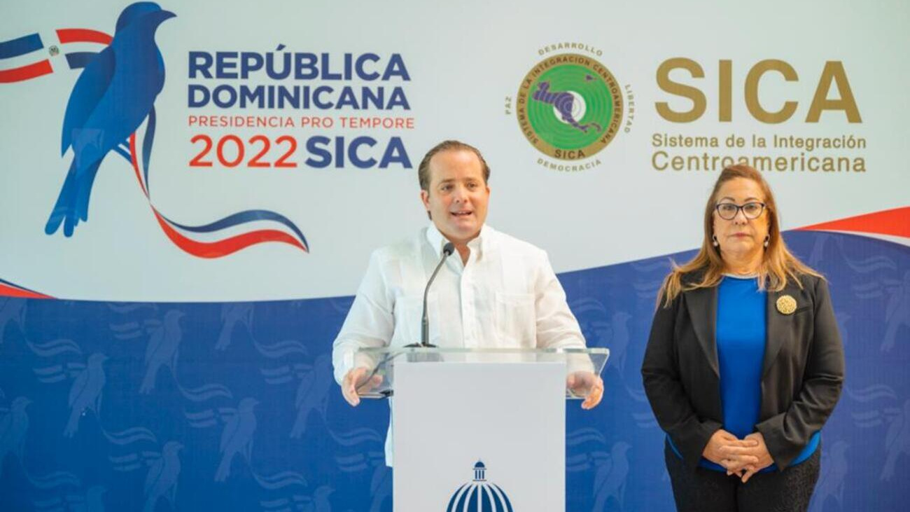 Ministro Paliza: “Todo está listo para la Reunión de Jefes de Estado y de Gobierno en Santiago”