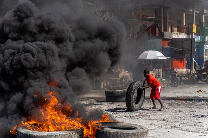 El caos en Haití obliga el cierre de embajadas