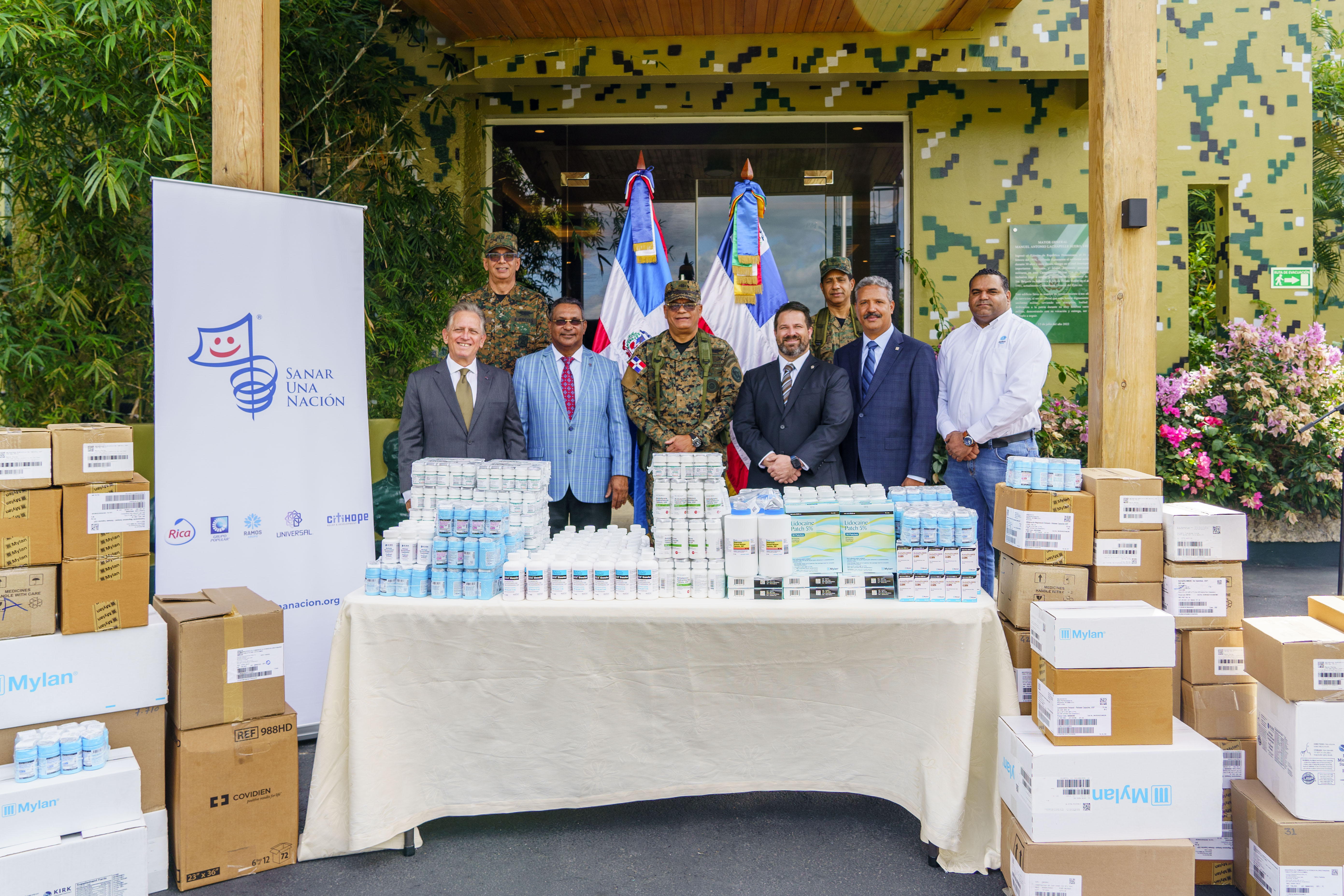 Sanar una Nación aporta más de RD$ 44 millones en medicamentos y alimento fortificado al Ejército de República Dominicana