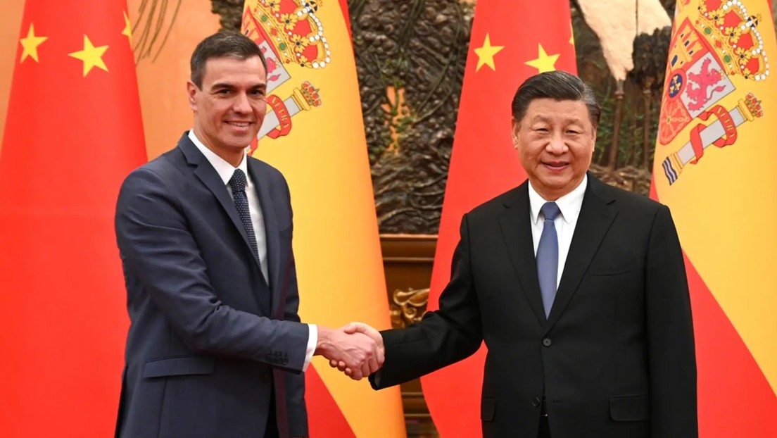 Sánchez defiende el plan de Zelenski para la paz en su encuentro con Xi en Pekín
