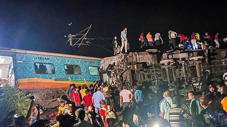 Más de 280 muertos y casi un millar de heridos en el accidente ferroviario más mortífero de la India en dos décadas