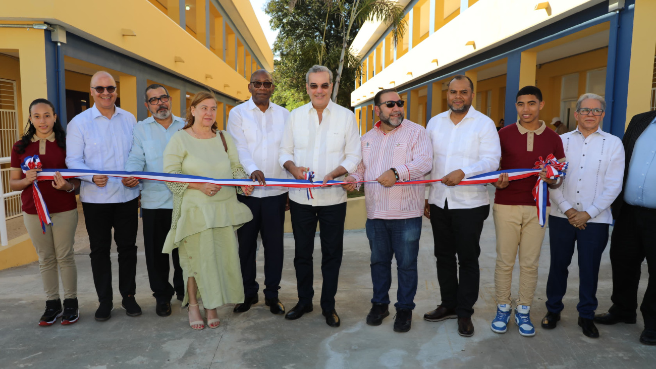 Presidente Abinader inauguró Centro UASD-Jarabacoa