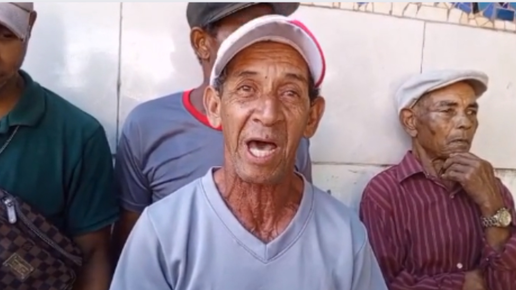 Comunitarios en La Vega denuncian hombre los mantiene en “zozobra”