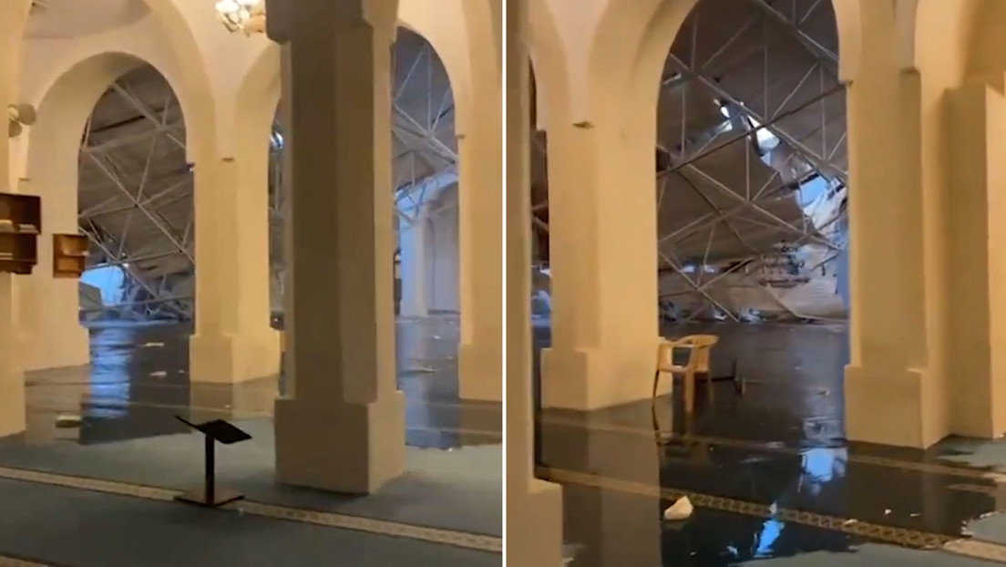 El techo de una mezquita se derrumba en medio de las lluvias en Arabia Saudita