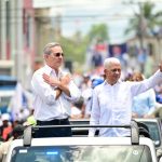 Luis Abinader encabeza marcha caravana en Cotuí y Azua