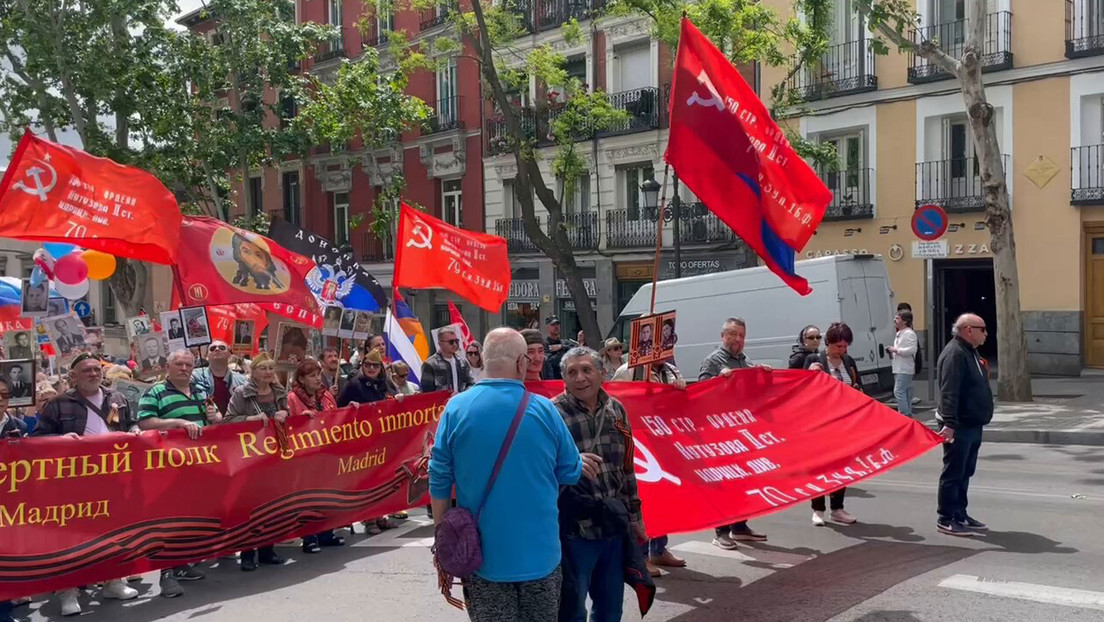 Celebran la marcha del Regimiento Inmortal en Madrid
