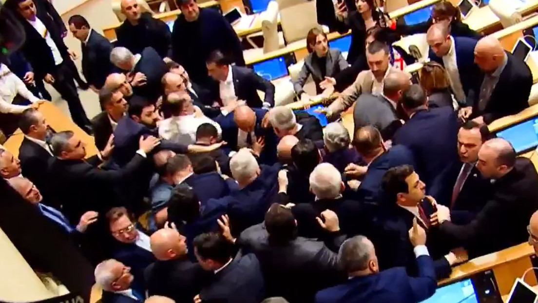Nueva pelea en el Parlamento de Georgia