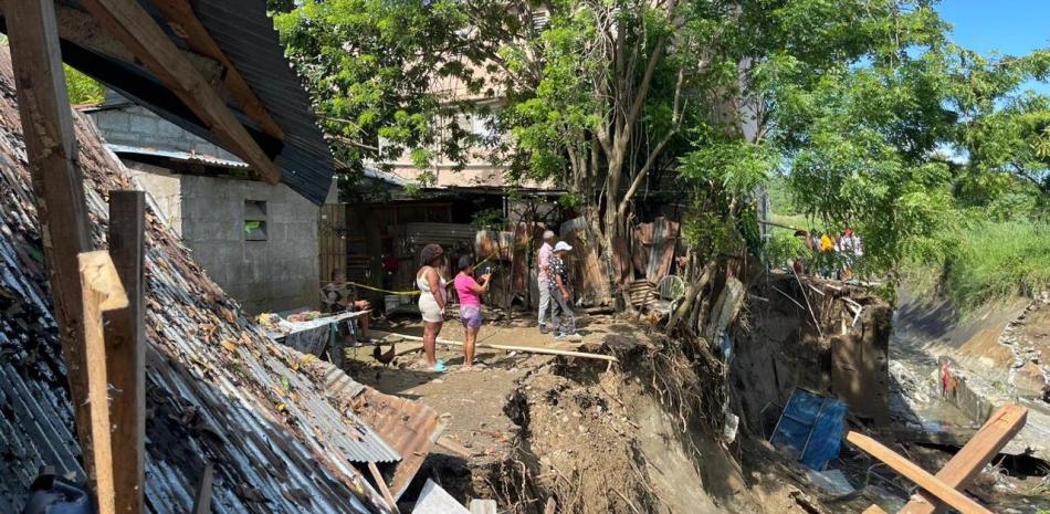 Los estragos de las lluvias: árboles derribados, familias desplazadas y 24 provincias en alerta