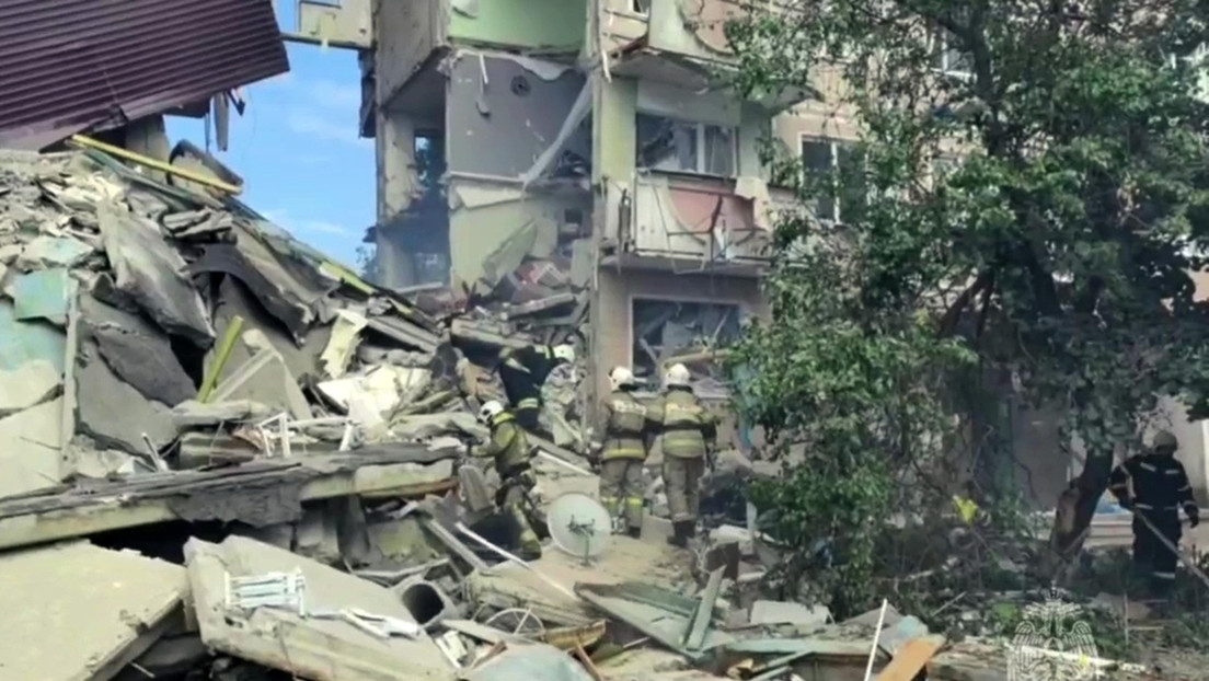 Hallan tres muertos en los escombros de un edificio derrumbado en Rusia por un ataque de Ucrania