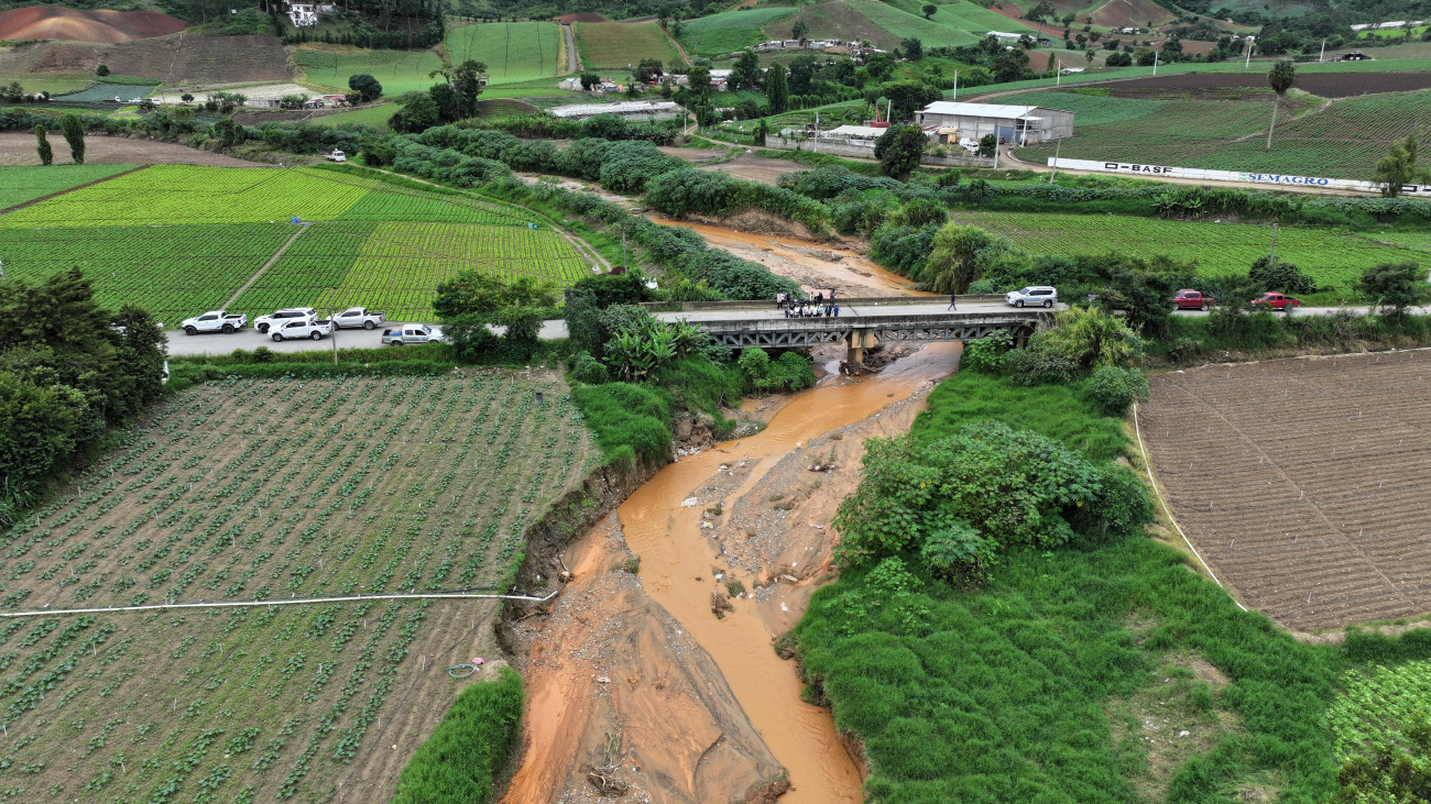 Indrhi rehabilitará sistemas de riego a afectados por recientes lluvias, en Constanza