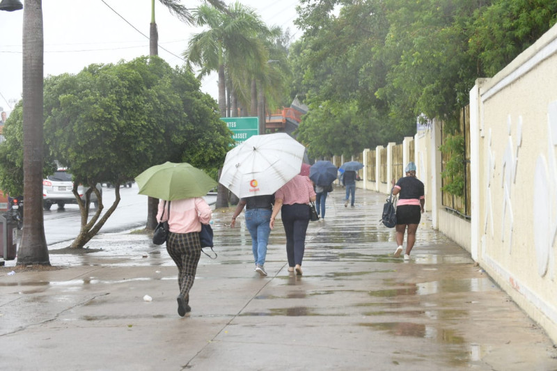 COE aumenta a 15 las provincias en alerta por paso de huracán Beryl