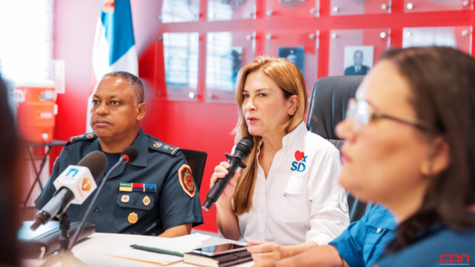 Carolina Mejía instruye acciones operativas ante paso del huracán Beryl
