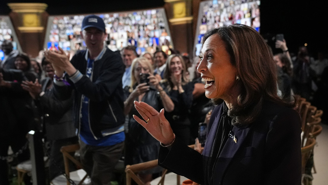 “Si alguien irrumpe en mi casa, acabará tiroteado”, dice Kamala Harris entre risas