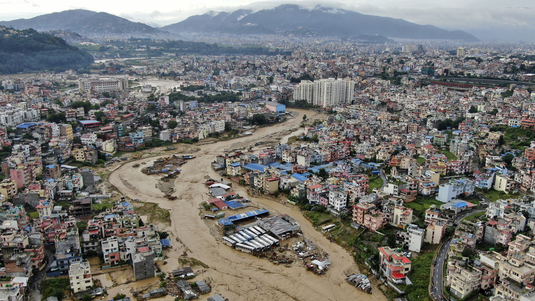 Más de 100 muertos por catastróficas inundaciones en Nepal