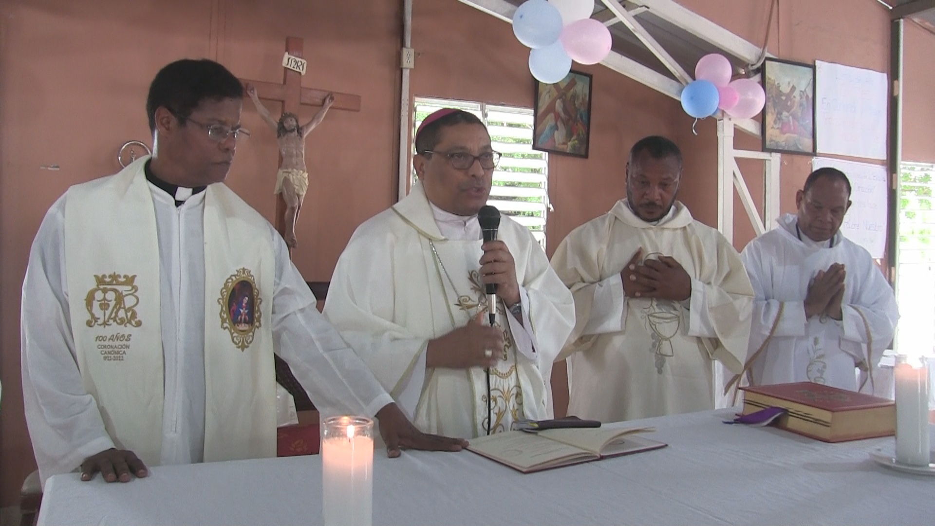 VIDEO: Obispo Tomás Alejo Concepción pide construcción de capilla para Pueblo Viejo de Azua