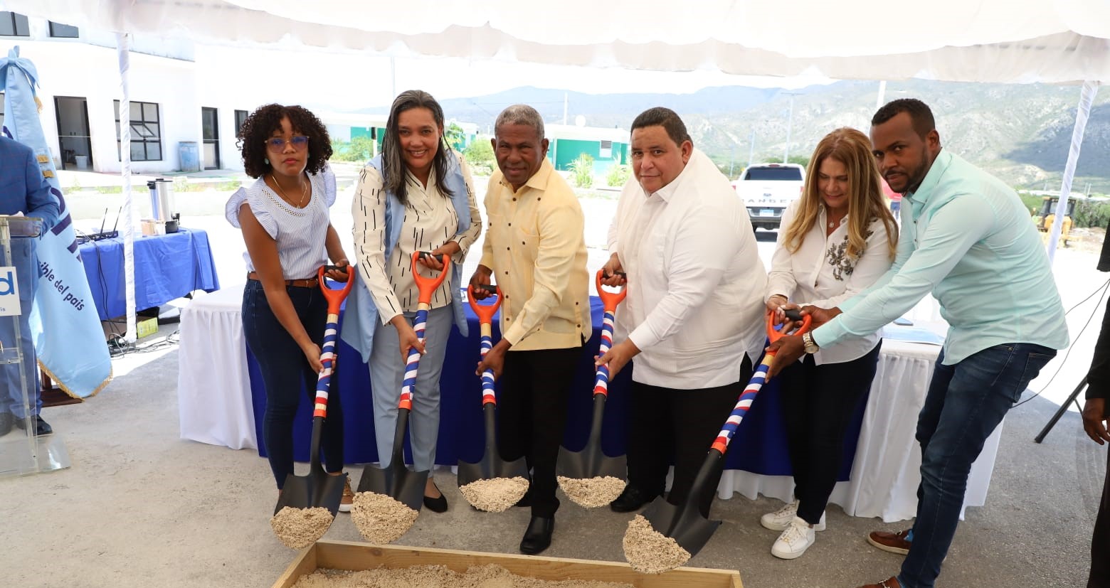 EGEHID inicia un mercado y cuatro canchas deportivas en Poblado Monte Grande