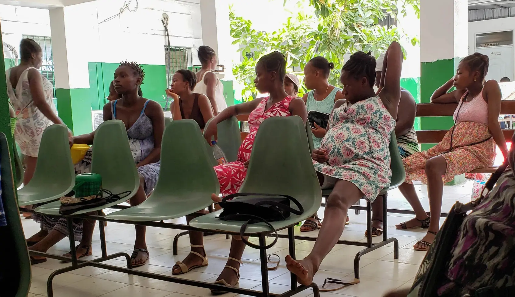 «Presidente del CMD advierte sobre ‘haitianización’ en hospitales, pero defiende atención a extranjeros