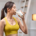 El consumo de leche en mujeres aumenta el riesgo de enfermedades mortales