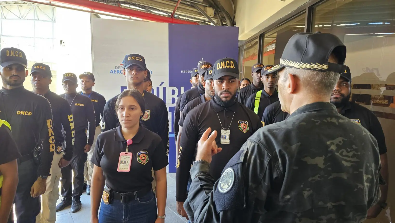 DNCD refuerza operativos antinarcóticos en aeropuertos y puertos por la época navideña