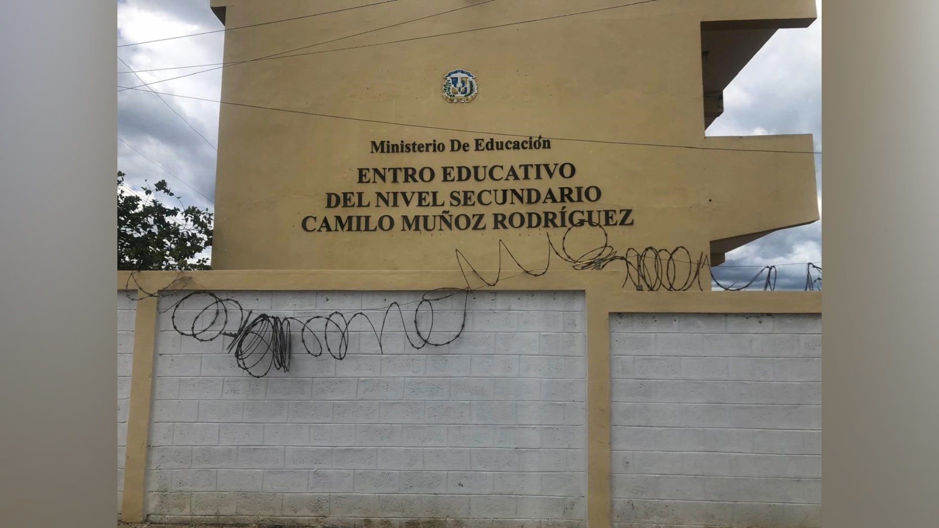 VIDEO: Docentes de Villarpando acusan a director de manejar el Distrito Educativo 03-02 políticamente