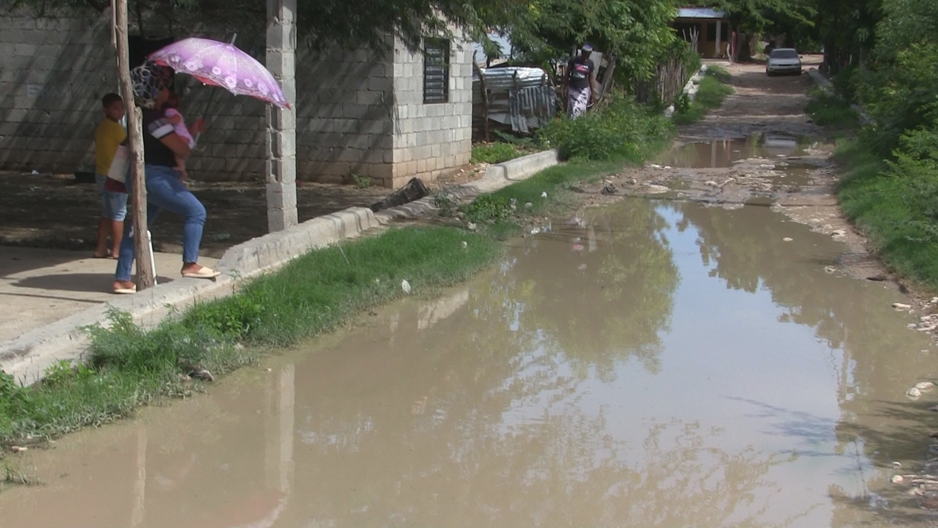 VIDEO: Habitantes del D-1 Ganadero denuncian calles están abandonadas