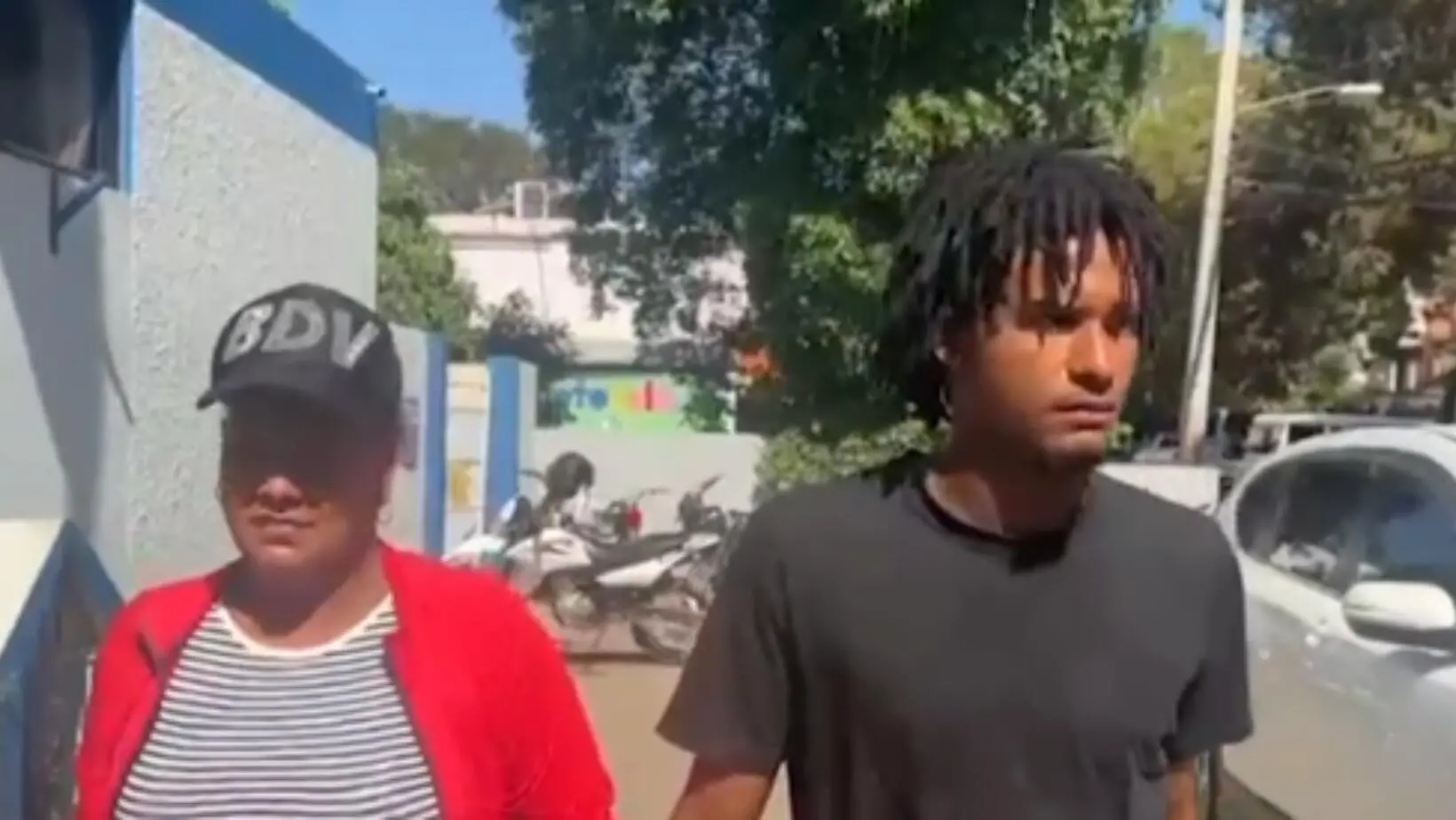 Asaltan negocio en Mao y roban RD$900,000; joven se entrega a las autoridades
