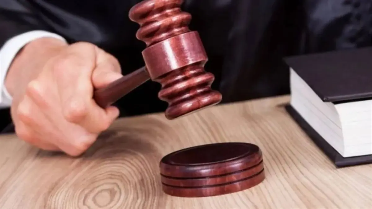 Condena de 10 años para profesor que abusó sexualmente de 13 estudiantes en centro educativo de Santiago