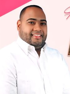 Regidor Jhonatan Jorge cuestiona aportes de dirigente político Chito Naut en Azua