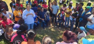 Senadora Lía Díaz escucha las necesidades de La Cañita y comunidades aledañas