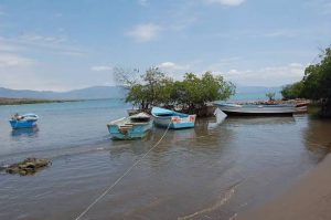 Ayuntamiento de Azua exhorta a evitar visitas nocturnas playa Monte Río por trabajos del Frente Marítimo