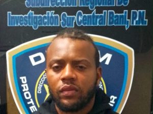 Apresan en el AILA a hombre acusado de homicidio en Baní cuando intentaba viajar a Colombia