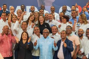 Cerca de 120 alcaldes y directores distritales se integran al Comando Nacional C28 en respaldo a Carolina Mejía