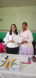 CEAPE y OHYMUBA reconocen a la senadora Lía Díaz y a otras destacadas personalidades azuanas por su respaldo al Programa de Alfabetización