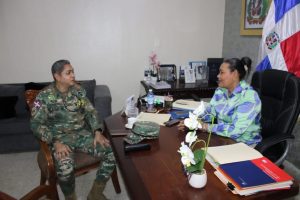 Gobernadora sostiene encuentro con el nuevo Comandante del Comando Conjunto Sur
