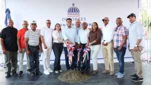 Ministerio de Deportes inicia construcción de techado multiuso en Hostos, provincia Duarte