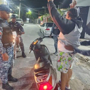 Diego Pesqueira anuncia entrega de ocho personas en Barahona