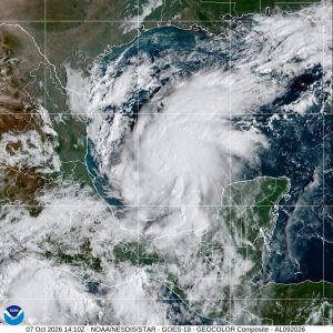 Tormenta tropical Isaías aumenta riesgo de vientos peligrosos y marejadas en el norte del Golfo